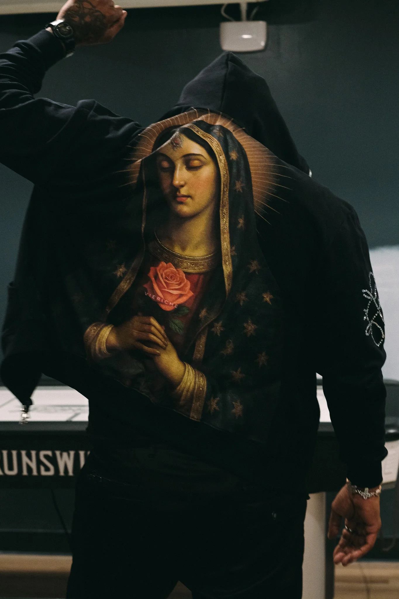 Santa maria hoodie - Black - Image 5